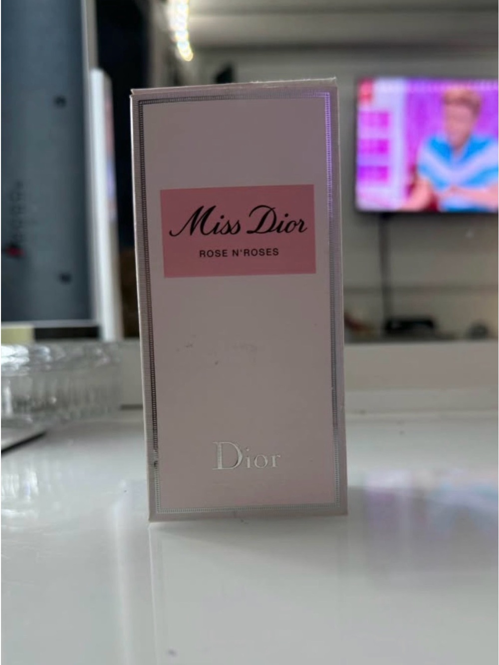 roses and roses dior perfume box